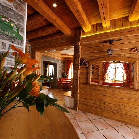 Albergo Centrale Форни ди Сопра Екстериор снимка