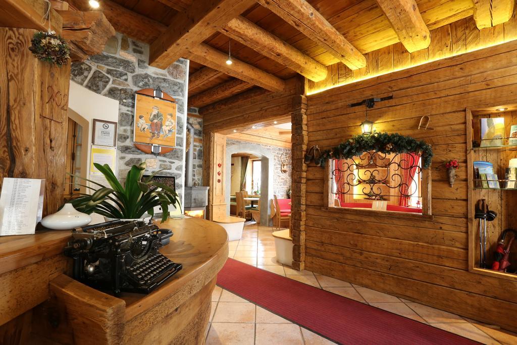 Albergo Centrale Форни ди Сопра Екстериор снимка