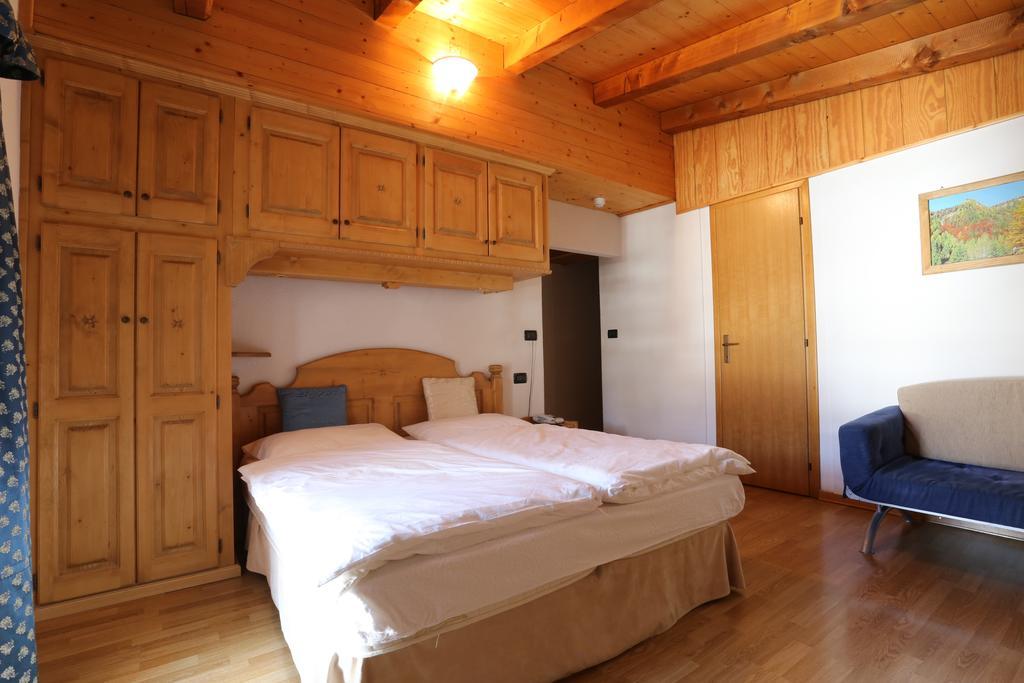 Albergo Centrale Форни ди Сопра Стая снимка
