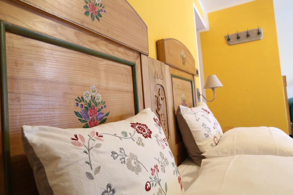 Albergo Centrale Форни ди Сопра Екстериор снимка